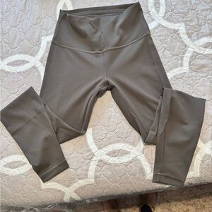 High-Waist Workout Leggings in Olive Gray